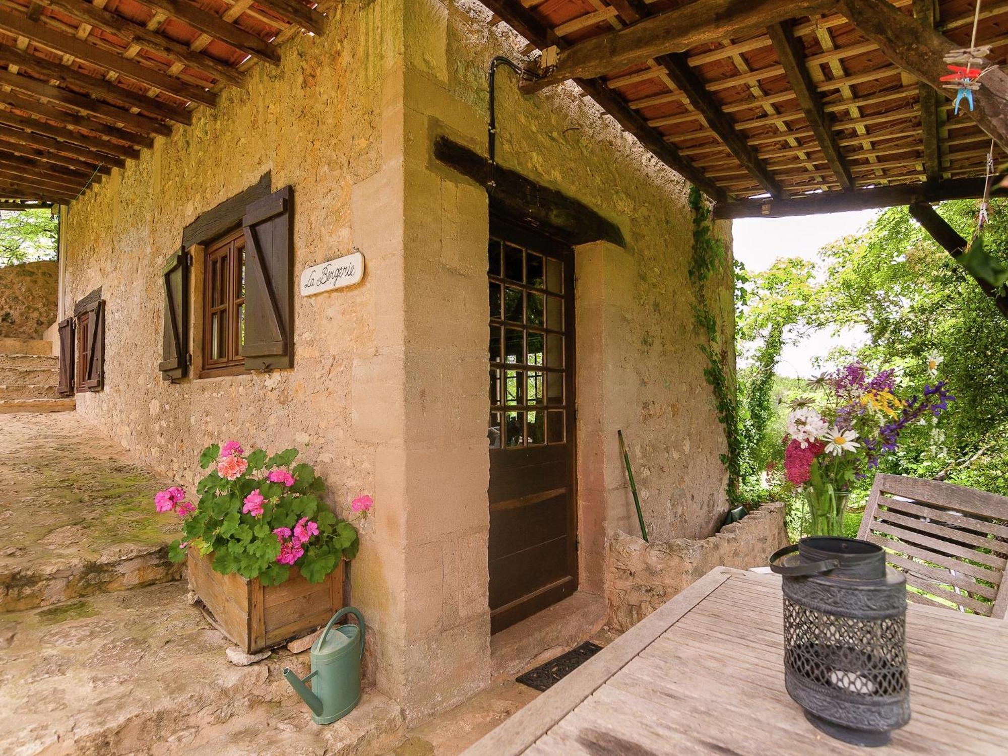Cottage In Les Eyzies De Tayac Sireuil With Pool Meyrals Exteriör bild