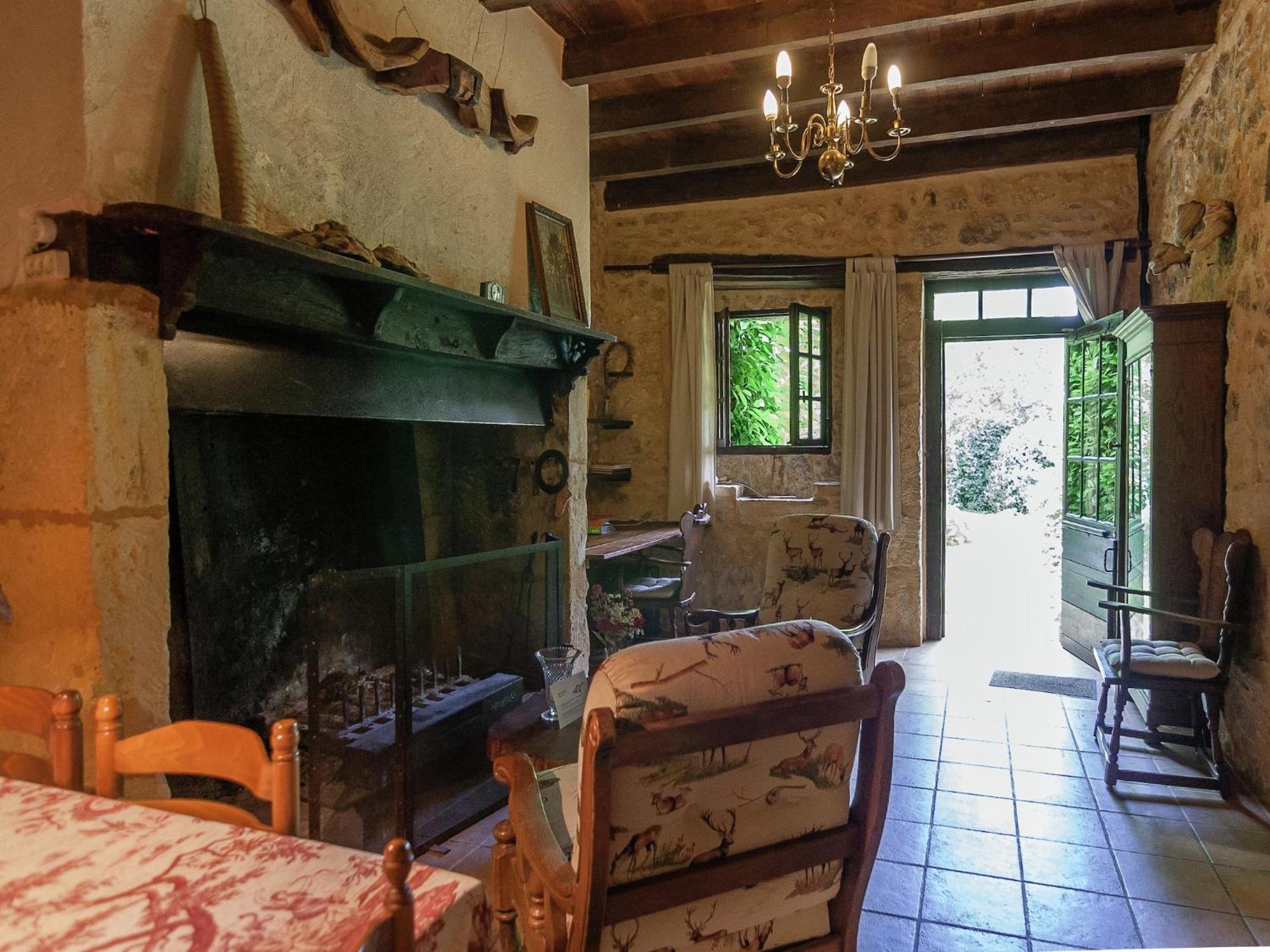 Cottage In Les Eyzies De Tayac Sireuil With Pool Meyrals Exteriör bild